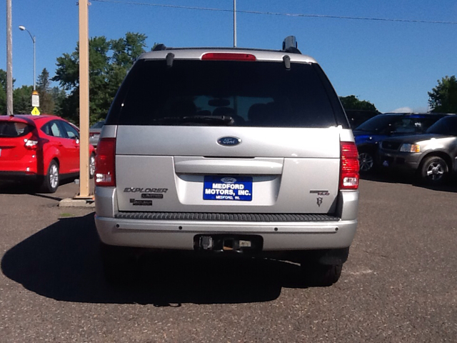 2005 Ford Explorer 2dr LWB