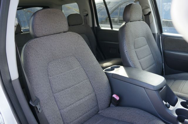 2005 Ford Explorer LT CREW 25