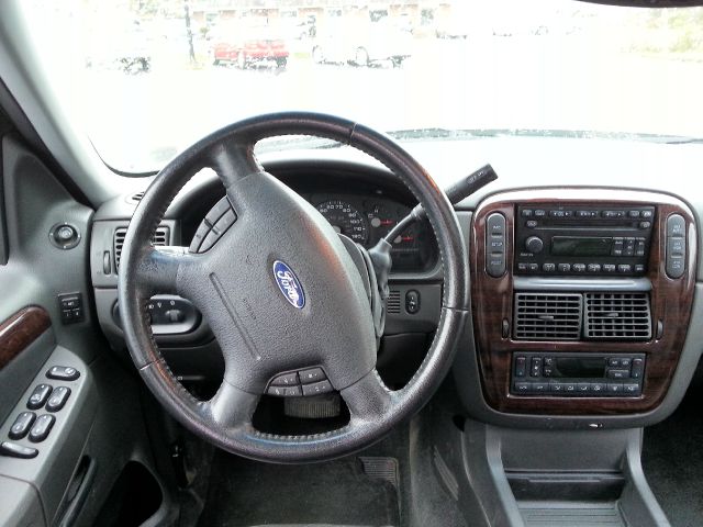 2005 Ford Explorer SLS Base