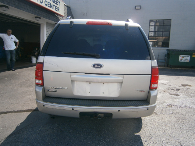 2005 Ford Explorer SLS Base