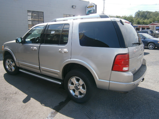 2005 Ford Explorer SLS Base