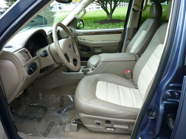 2005 Ford Explorer LT CREW 25