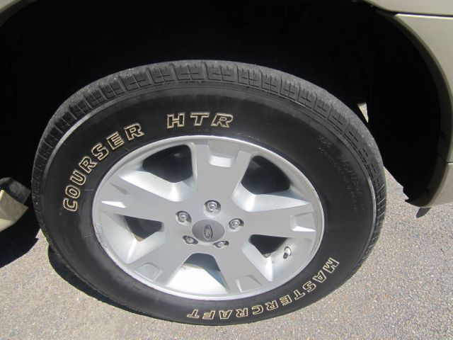 2005 Ford Explorer LT CREW 25