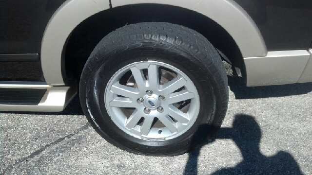 2006 Ford Explorer LT CREW 25