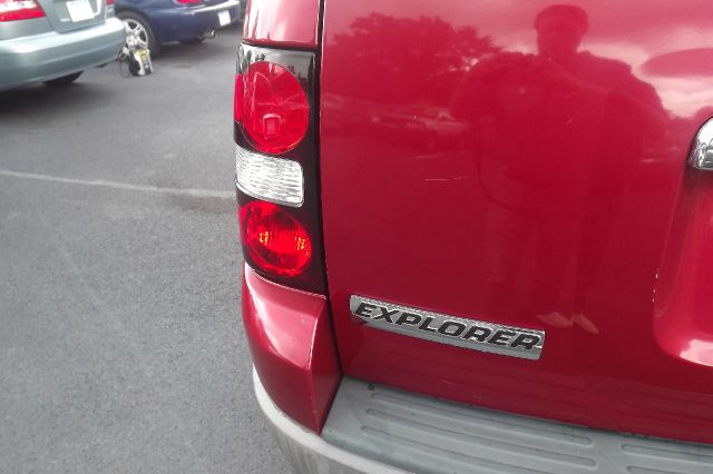 2006 Ford Explorer LT CREW 25