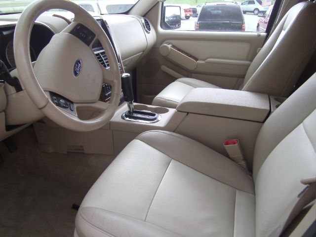 2006 Ford Explorer Custom Deluxe