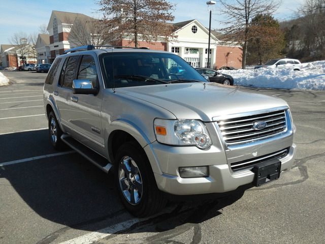 2006 Ford Explorer 2dr LWB