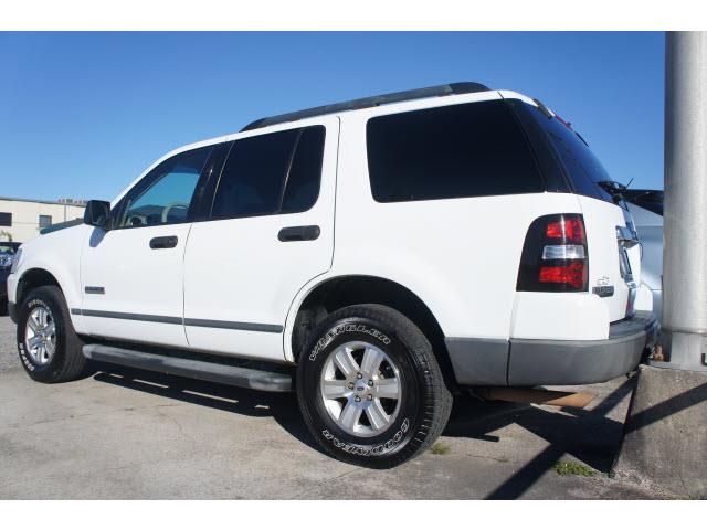 2006 Ford Explorer XLS