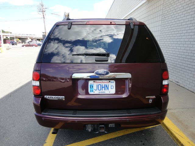 2006 Ford Explorer 8 Box Lariat