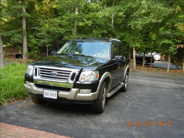2006 Ford Explorer E320 - Extra Sharp