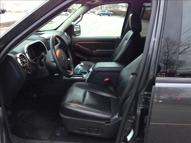 2007 Ford Explorer 2dr LWB