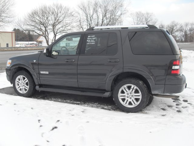 2007 Ford Explorer 2dr LWB