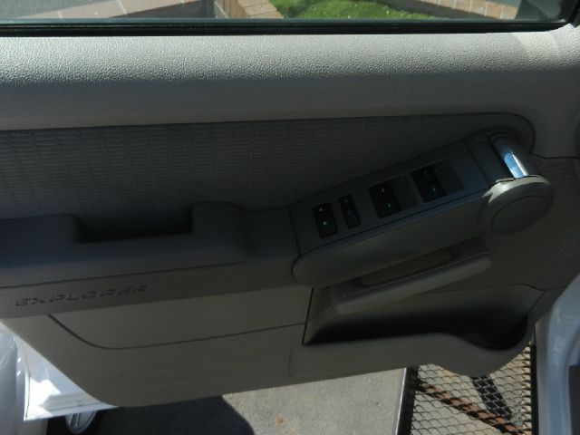 2007 Ford Explorer LT EXT 15
