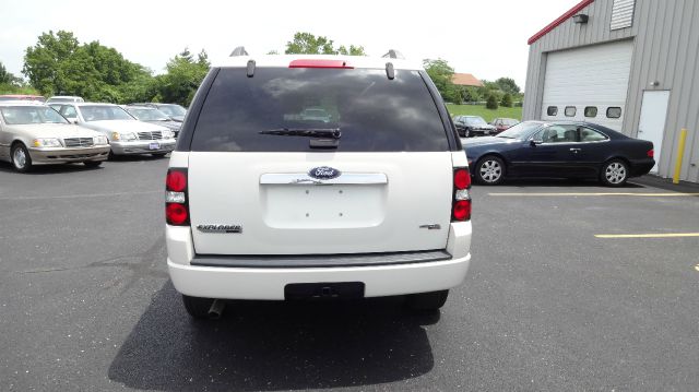 2007 Ford Explorer 2dr LWB