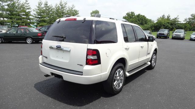 2007 Ford Explorer 2dr LWB