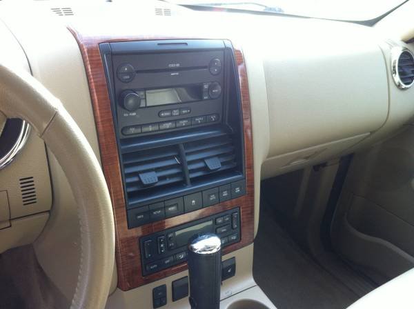 2007 Ford Explorer LT CREW 25