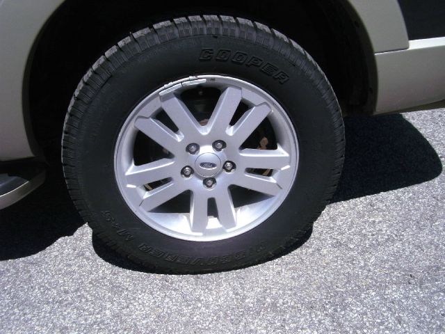 2009 Ford Explorer LT CREW 25