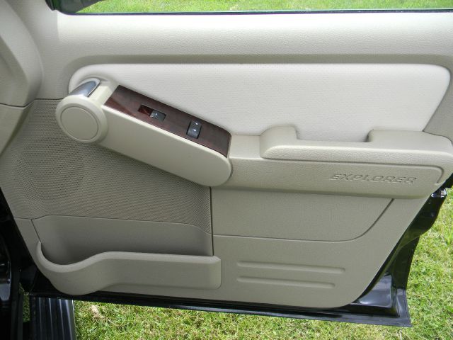 2009 Ford Explorer SLS Base