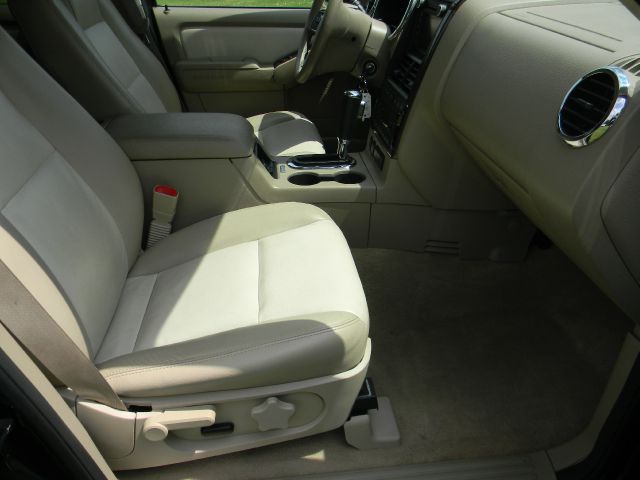 2009 Ford Explorer SLS Base