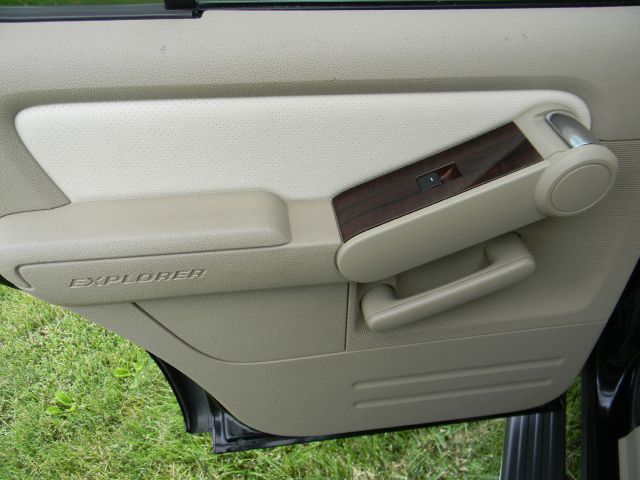 2009 Ford Explorer SLS Base