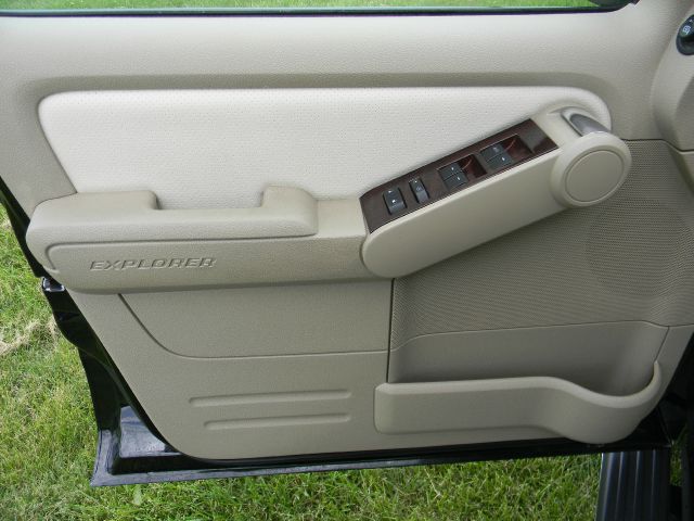 2009 Ford Explorer SLS Base
