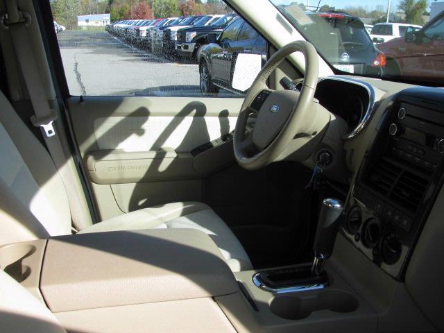 2010 Ford Explorer ESi