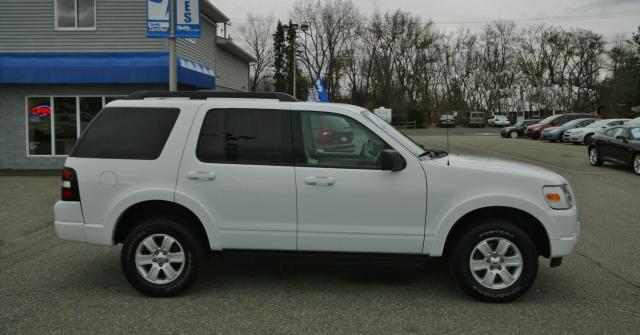 2010 Ford Explorer ESi