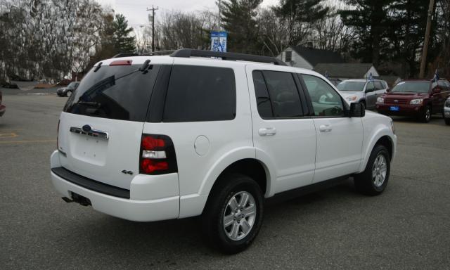 2010 Ford Explorer ESi