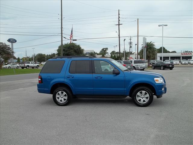 2010 Ford Explorer ESi