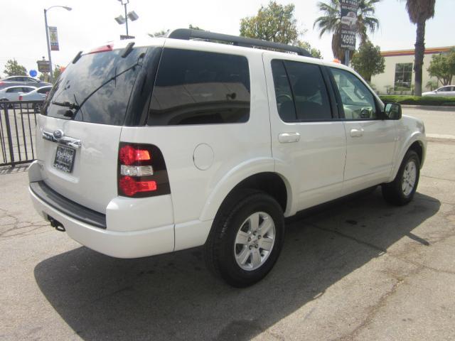 2010 Ford Explorer ESi
