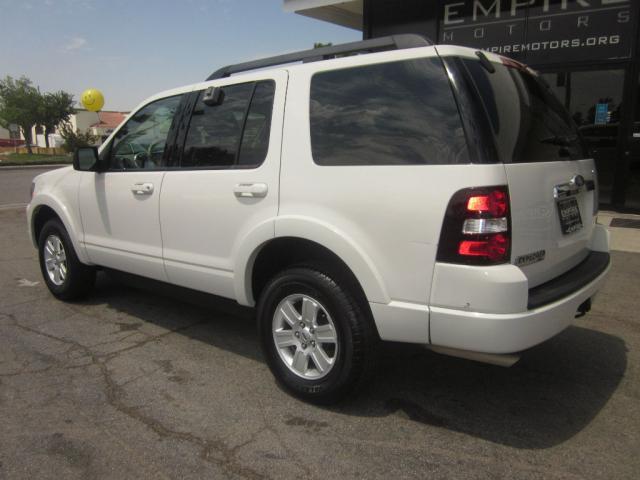 2010 Ford Explorer ESi