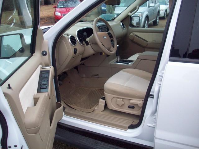 2010 Ford Explorer ESi