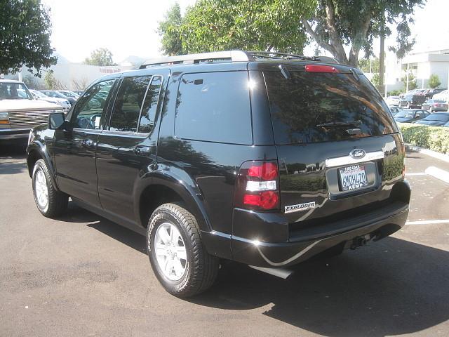 2010 Ford Explorer XL Crew Cab Super Duty
