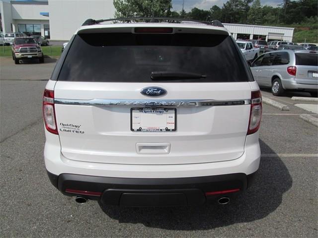 2011 Ford Explorer SLT 25