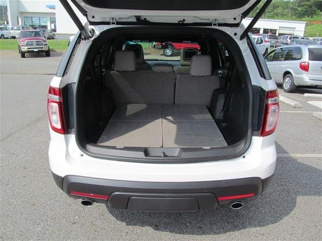 2011 Ford Explorer SLT 25