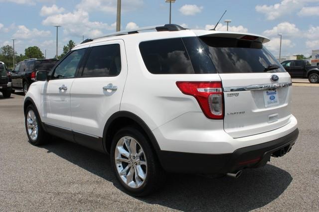 2011 Ford Explorer SLT 25