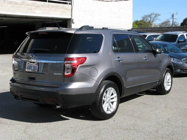 2012 Ford Explorer ESi
