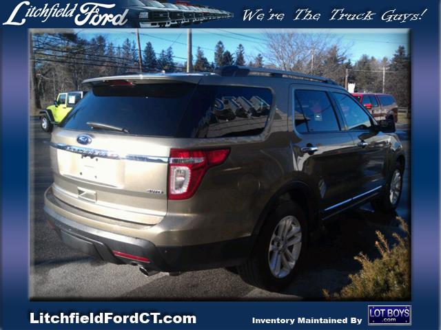 2012 Ford Explorer ESi