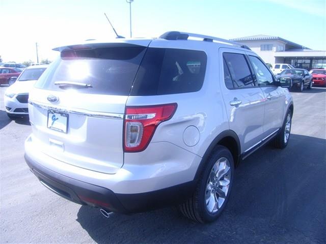 2013 Ford Explorer SLT 25