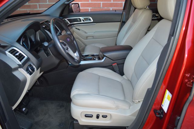 2013 Ford Explorer T6 AWD Leather Moonroof Navigation