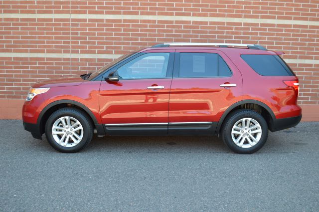 2013 Ford Explorer T6 AWD Leather Moonroof Navigation