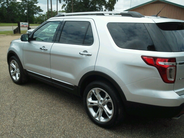 2013 Ford Explorer SLT 25