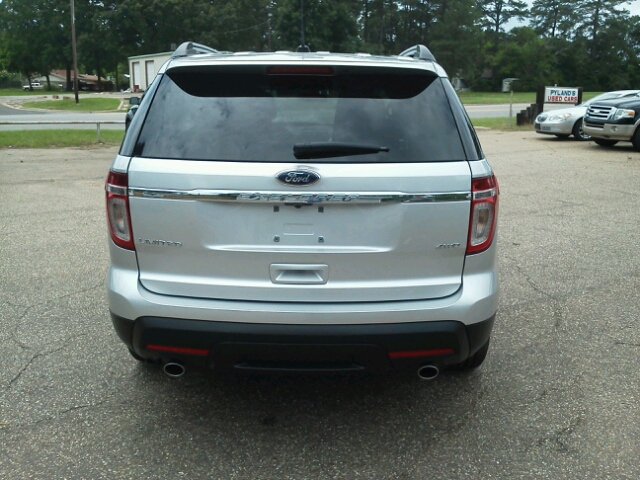 2013 Ford Explorer SLT 25