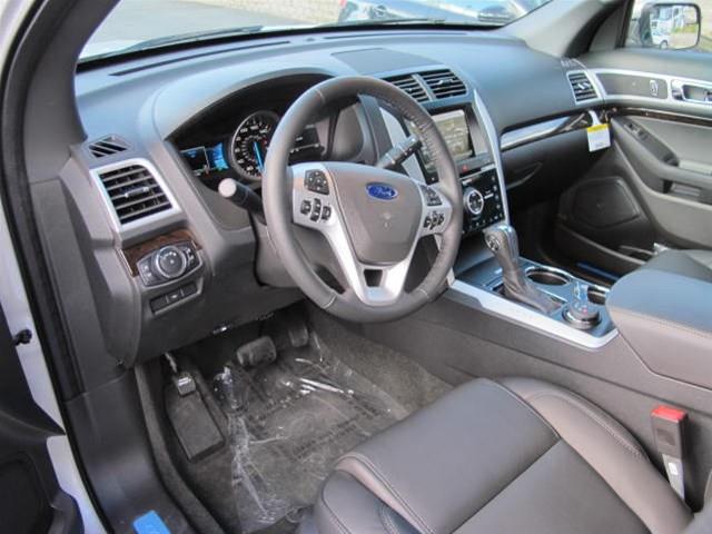2013 Ford Explorer SLT 25