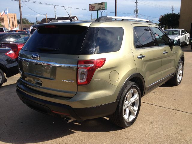 2013 Ford Explorer SLT 25