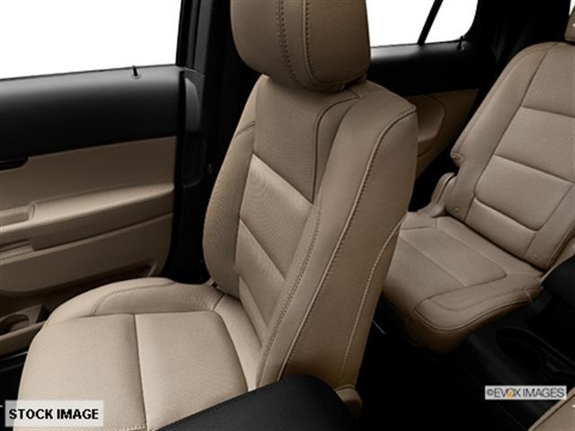 2013 Ford Explorer SLT 25