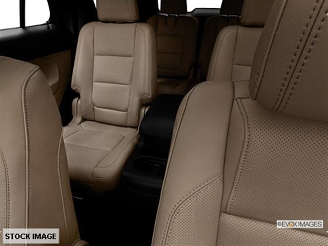 2013 Ford Explorer SLT 25