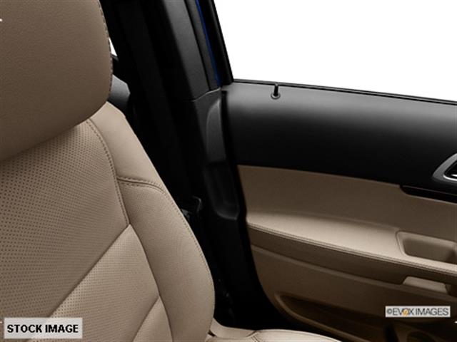 2013 Ford Explorer SLT 25