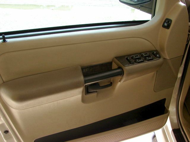 2004 Ford Explorer Sport Trac L- Edition