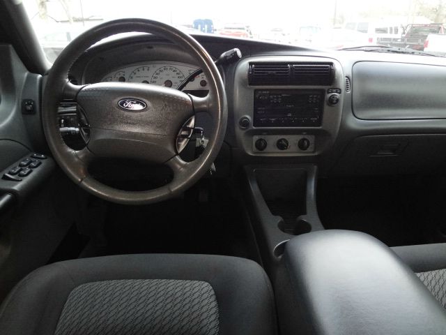 2004 Ford Explorer Sport Trac ESi